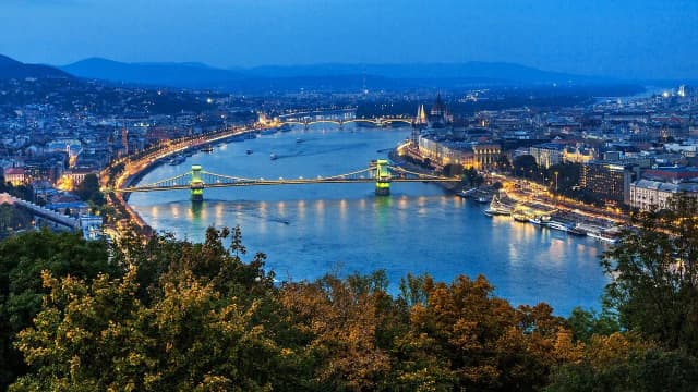 Jaki jest klimat na Węgrzech? Odkryj, co warto wiedzieć przed podróżą Jaki jest klimat na Węgrzech? Odkryj, co warto wiedzieć przed podróżą