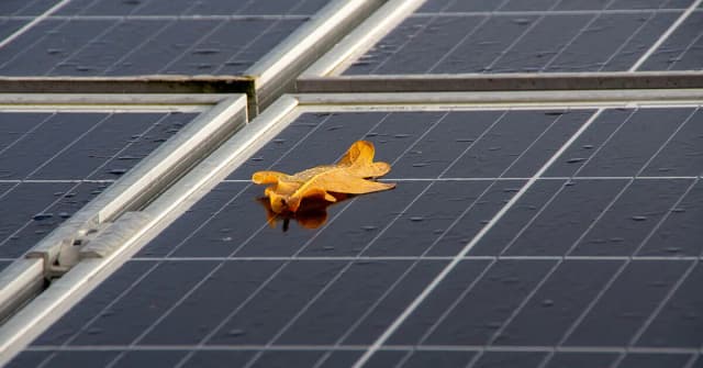 Zjawisko fotowoltaiczne na czym polega i jak zmienia energię słoneczną Zjawisko fotowoltaiczne na czym polega i jak zmienia energię słoneczną