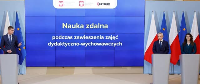 Zdalne nauczanie co potrzebne: kluczowe narzędzia i wymagania prawne Zdalne nauczanie co potrzebne: kluczowe narzędzia i wymagania prawne