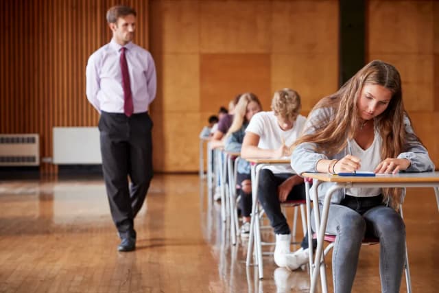 Ile godzin biologii w 8 klasie? Sprawdź, co warto wiedzieć! Ile godzin biologii w 8 klasie? Sprawdź, co warto wiedzieć!